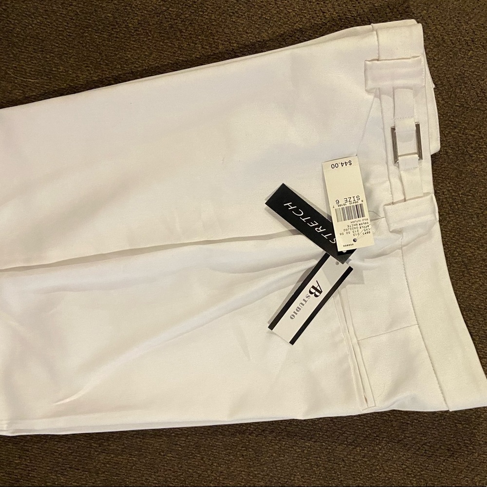 Woman’s wide leg capri pant. - Picture 2 of 4